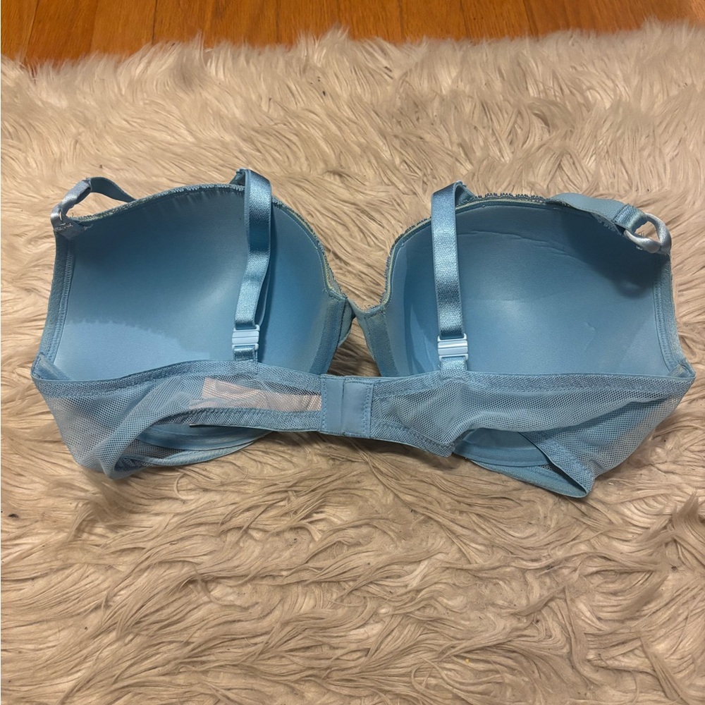 Victoria's Secret Light Blue Lace Push-Up Bra - Picture 2 of 3